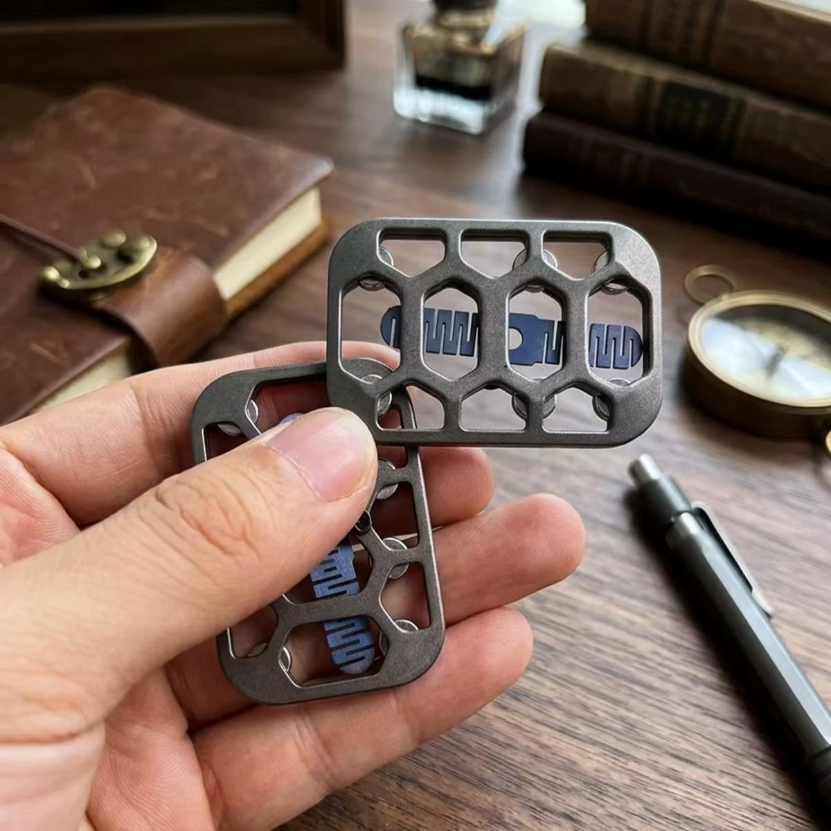 ARCEEDC Carved sound fork Slider EDC Toy
