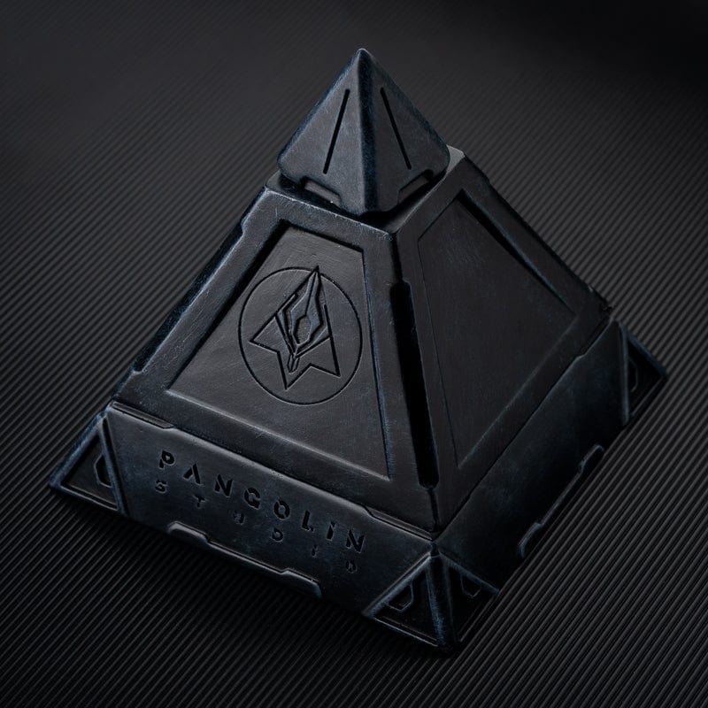 PANGOLIN Pyramid Spinner Stand EDC Toy