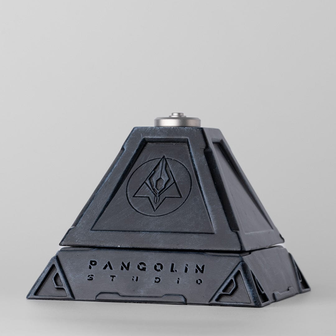 PANGOLIN Pyramid Spinner Stand EDC Toy