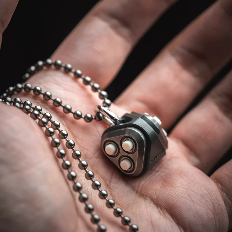 LAUTIE Beetle Crash & Strawberry Crash Pendant EDC Toy