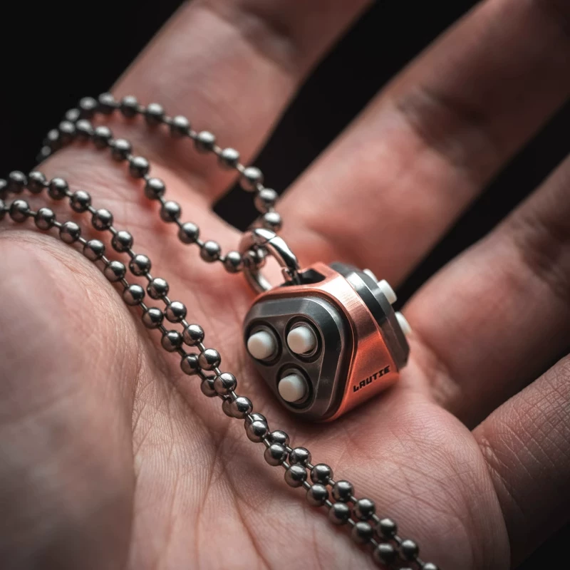 LAUTIE Beetle Crash & Strawberry Crash Pendant EDC Toy